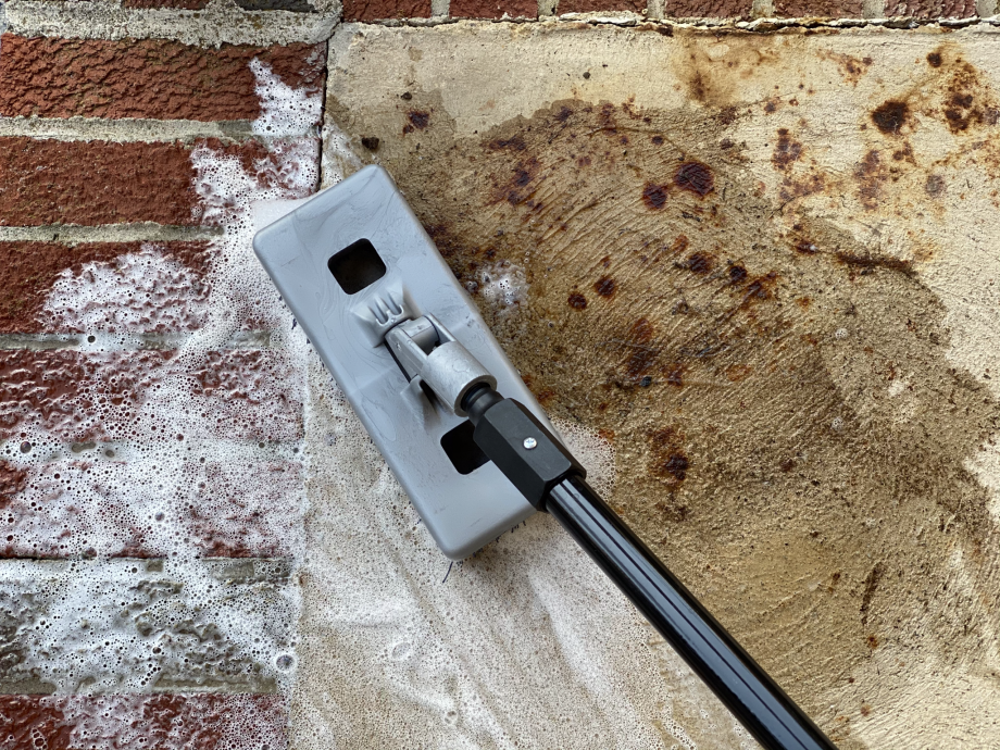 Grit Versa-Scrub® on concrete and brick