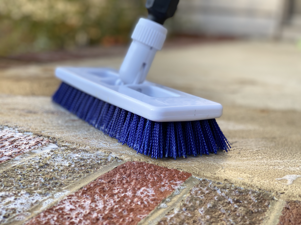 What is the Best Deck Scrub Brush Lifestylebrushes